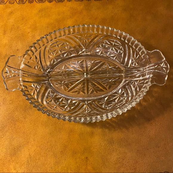 VTG Oval Clear Crystal Glass Divided Candy Nut Relish Stars & Bars Serving Dish - Picture 2 of 4